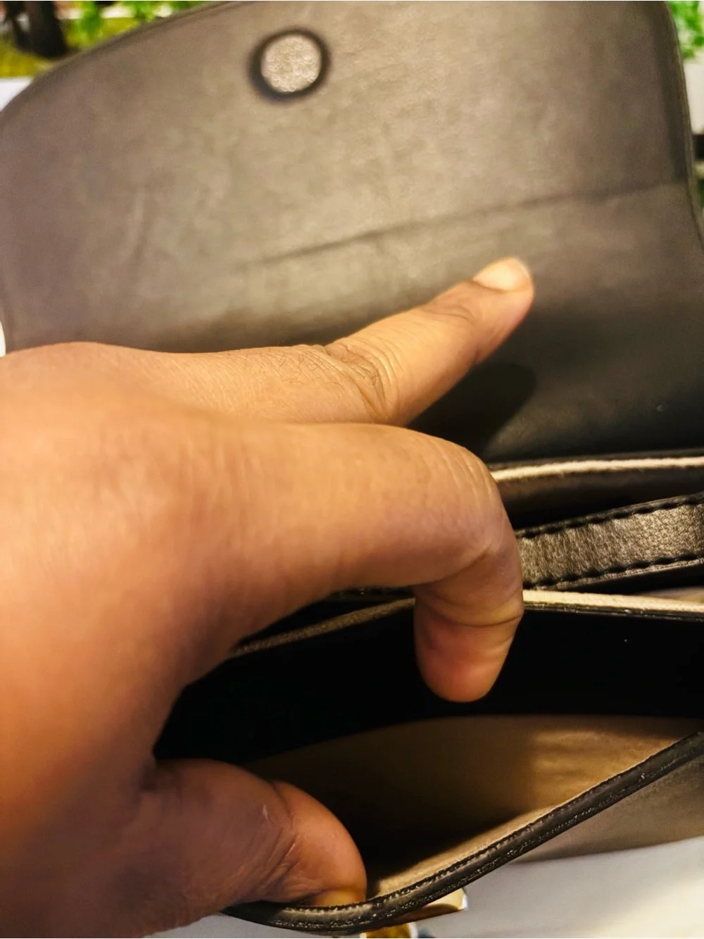Classic Black Women's Shoulder Bag - Sleek Minimal Design